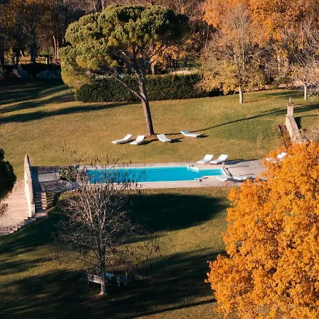 Chateau Ecrin De Lumiere Bed and Breakfast Campsegret