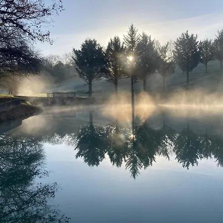 Chateau Ecrin De Lumiere Bed and Breakfast 4*