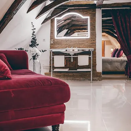 Bed and Breakfast Chateau Ecrin De Lumiere