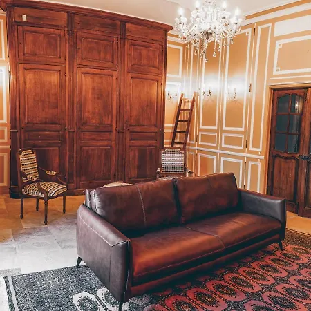 Bed and Breakfast Chateau Ecrin De Lumiere 4*