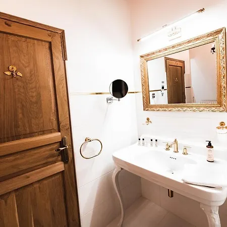 Bed and Breakfast Chateau Ecrin De Lumiere 4*