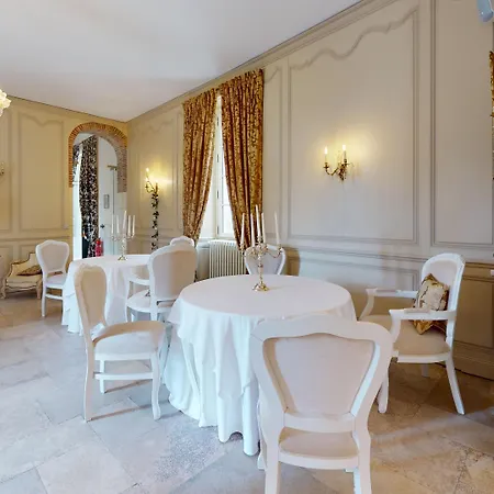 Chateau Ecrin De Lumiere