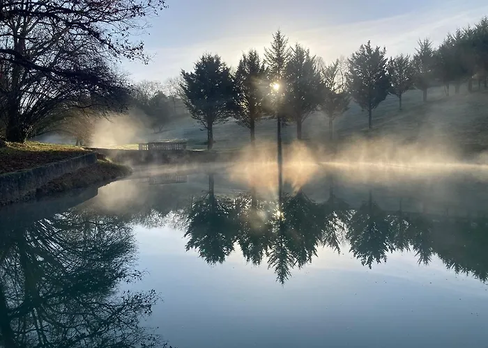 Chateau Ecrin De Lumiere 住宿加早餐酒店 4*