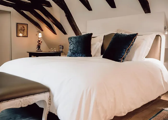 Chateau Ecrin De Lumiere