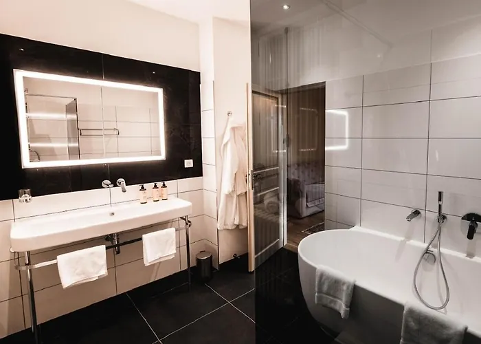 Château Ecrin De Lumière Bed & Breakfast Campsegret